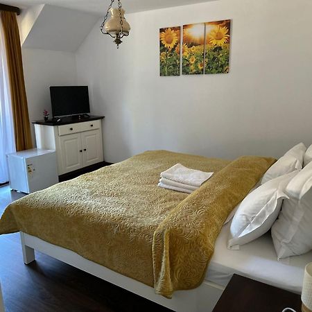 Conacul Muntii Bucovinei Hotel Moldvahosszúmező Kültér fotó